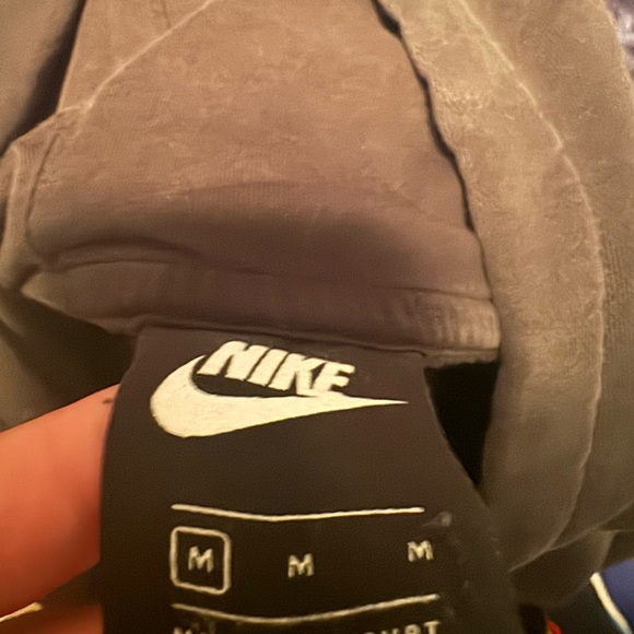 Nike x Kyrie Irving SpongeBob Hoodie size M - Picture 3 of 3